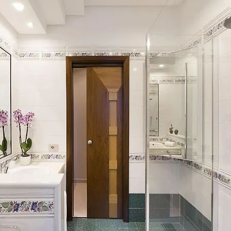 Bizzarria * קאסטלמארה דל גולפו